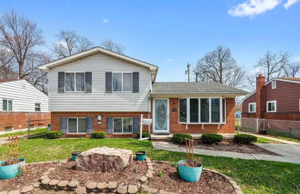 Exterior of a single-family home in Madison Heights, Michigan, purchased by buyer clients represented by Keith Fitzpatrick III, Realtor.